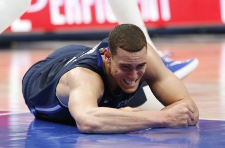 Mavericks fear ‘severe’ Achilles injury for Canadian centre Dwight Powell