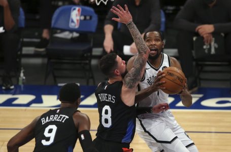 Durant, Nets win while short-handed with Harden deal pending