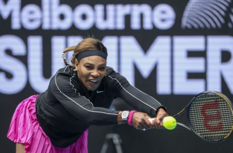 Serena Williams outlasts challenge from teen Anastasia Potapova to advance at Australian Open