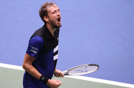Daniil Medvedev fights off cramps to outlast Alexei Popyrin at Miami Open