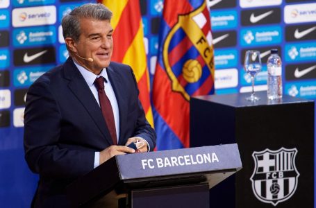 La Liga president warns Barcelona to reduce wage bill or risk Lionel Messi contract