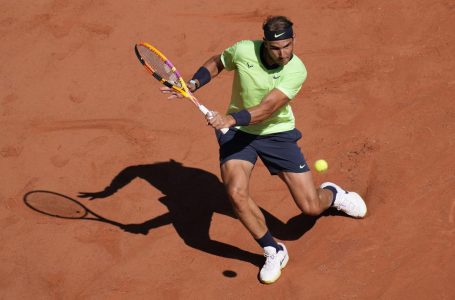 Rafael Nadal wins in French Open first round to begin pursuit of record 21st Grand Slam title