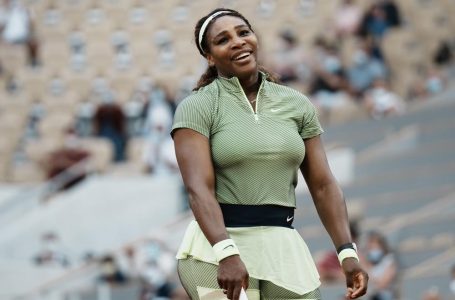 Serena Williams goes 3 sets to reach third round of French Open