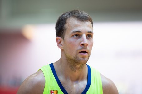 Cavaliers sign Canadian guard Kevin Pangos to two-year deal