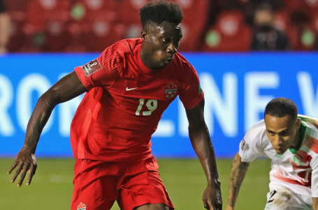 Alphonso Davies could miss upcoming World Cup qualifying match with injury