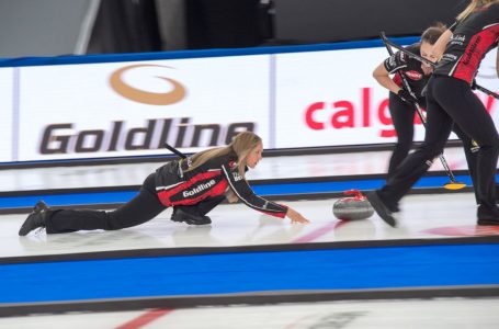 Teams Homan, Hasselborg earn victories in fans return at Grand Slam of Curling Masters