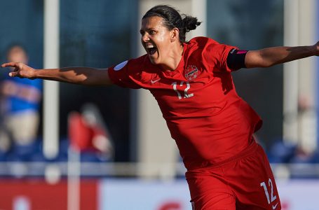 Canadians Sinclair, Labbe and women’s coach Priestman up for FIFA awards
