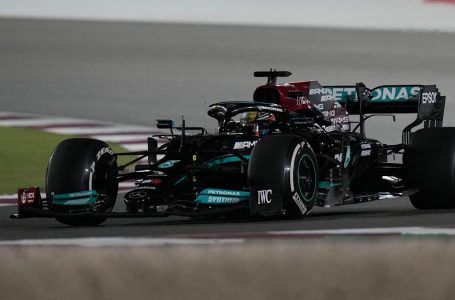 Hamilton beats Verstappen in Qatar, Alonso scores podium