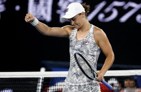 Ash Barty ends long drought by reaching Australian Open final, will face Danielle Collins