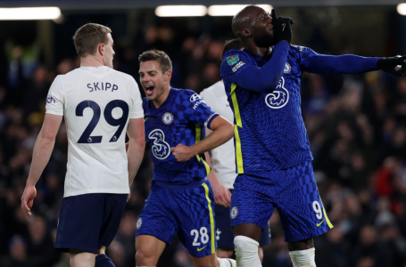 Chelsea secure first league victory since Boxing Day in confident display vs. Tottenham