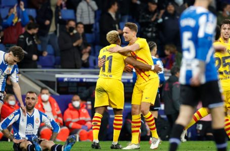 Luuk de Jong rescues point for Barcelona in thrilling derby draw