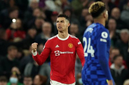 Cristiano Ronaldo rescues Man United in home draw with Chelsea