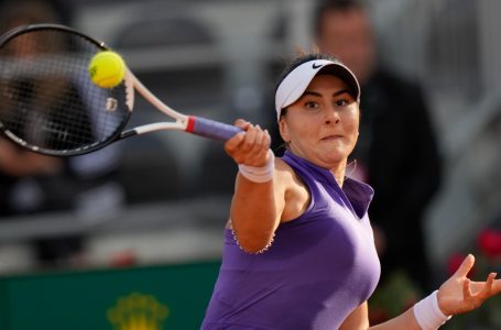Andreescu into Rome Masters 2nd round after Raducanu exits match with back injury