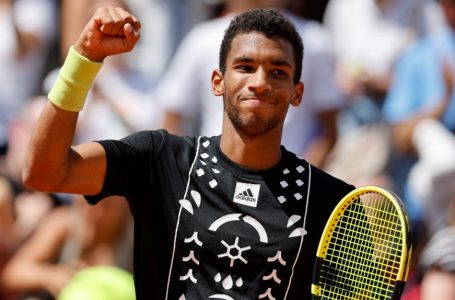 Canadians Auger-Aliassime, Fernandez cruise into 3rd round of French Open