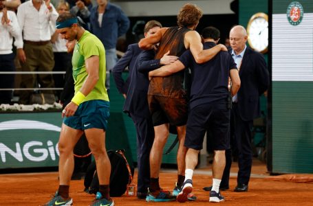 Wimbledon ‘out of the question’ after world No. 3 Alexander Zverev undergoes surgery on right ankle