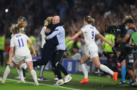 England beat Spain in dramatic comeback to reach Women’s Euro semifinals