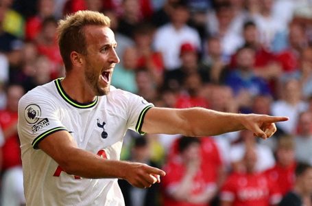 Harry Kane goals lead Tottenham to 2-0 victory over Nottingham Forest to maintain unbeaten start