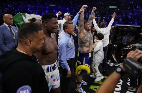 Former heavyweight champion Andy Ruiz Jr. knocks down Luis Ortiz for unanimous-decision victory