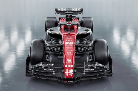 Alfa Romeo reveals new black and red C43 F1 car