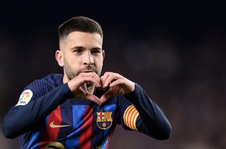 Jordi Alba to leave Barcelona after 11 years at end of the season
