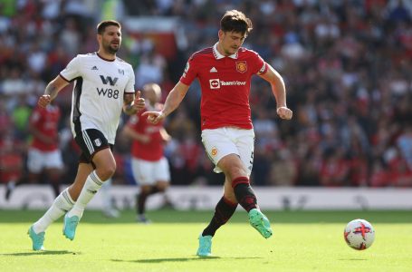 Harry Maguire to hold talks with Erik ten Hag over Man United future