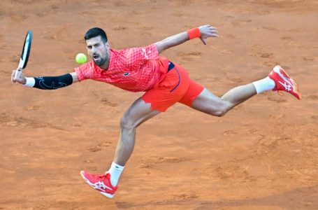 Novak Djokovic advances despite second-set struggles in Rome