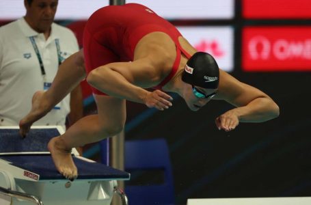 Canadian swimmer Penny Oleksiak withdraws from world championships with injury