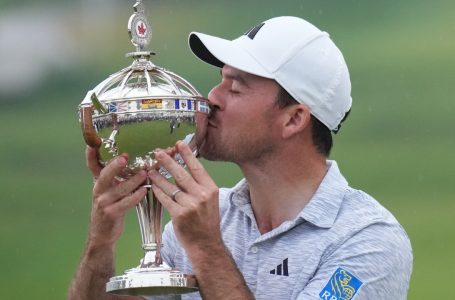 B.C. golfer Nick Taylor 1st Canadian to win Canadian Open since 1954, prevailing in playoff