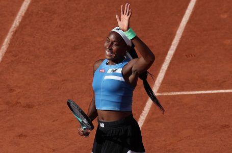 Coco Gauff headed to third straight French Open quarterfinals