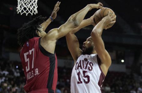 Isaiah Mobley helps Cavaliers top Rockets to win summer league title