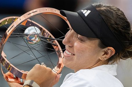 Jessica Pegula routs Liudmila Samsonova to win National Bank Open