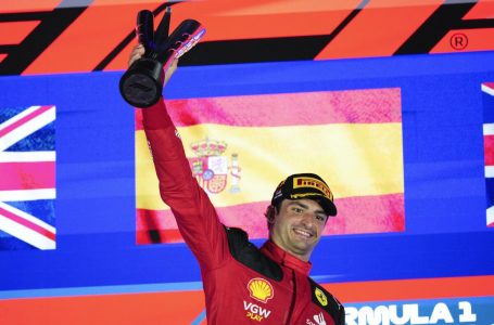 Carlos Sainz wins Singapore GP, ends Red Bull’s unbeaten season