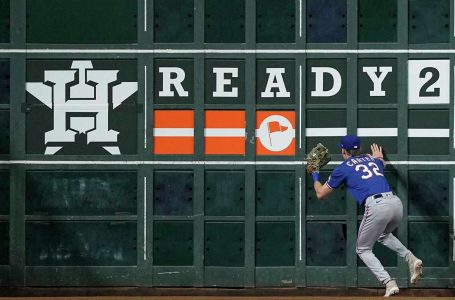 Montgomery shuts out Astros, Taveras homers as Rangers get 2-0 win in Game 1 of ALCS