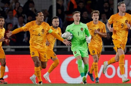 Van Dijk nets crucial late pen in Netherlands win over Greece