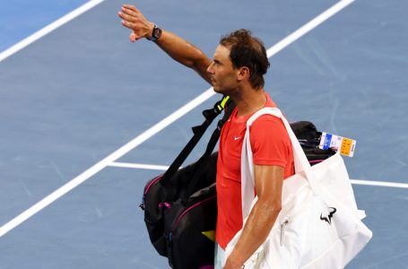 Rafael Nadal withdraws from Australian Open, cites hip injury